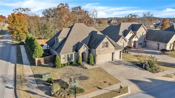 6201 49th St, Rogers, AR 72758