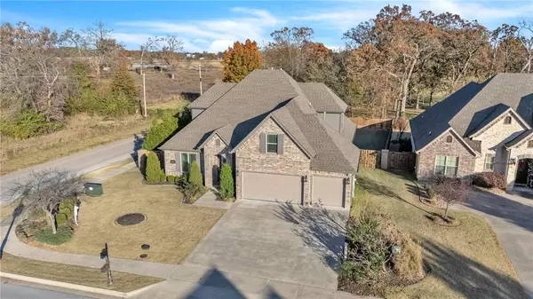 6201 49th St, Rogers, AR 72758