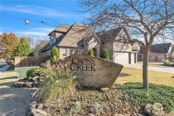 6201 49th St, Rogers, AR 72758