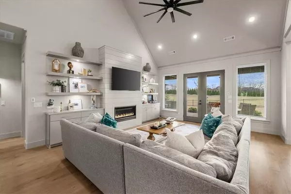 4304 Exeter Dr, Rogers, AR 72758