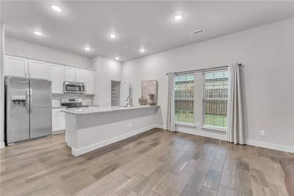 808 63rd Ave, Bentonville, AR 72713