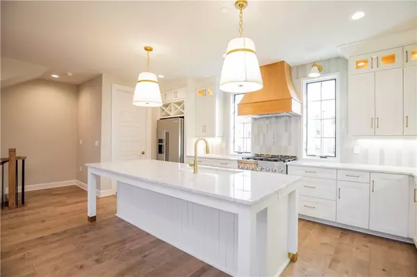 4111 S Champions Dr, Rogers, AR 72758