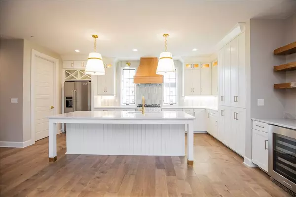 4111 S Champions Dr, Rogers, AR 72758