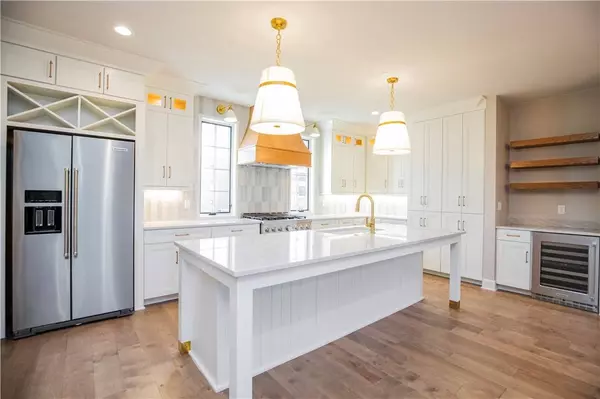 4111 S Champions Dr, Rogers, AR 72758