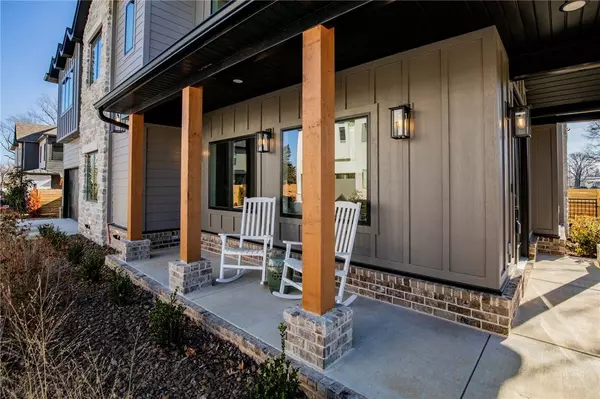 1310 Bella Vista Rd, Bentonville, AR 72712