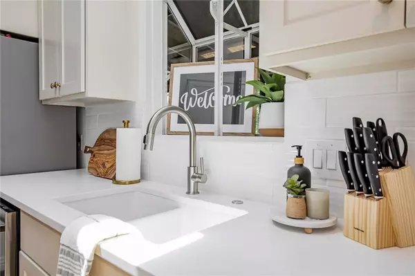 1 Rader Ln, Bella Vista, AR 72715