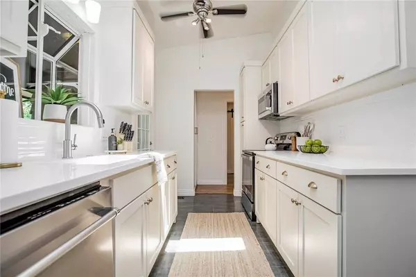 1 Rader Ln, Bella Vista, AR 72715