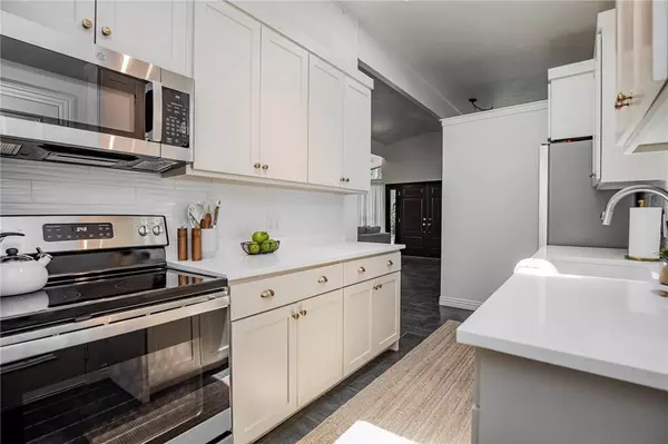 1 Rader Ln, Bella Vista, AR 72715