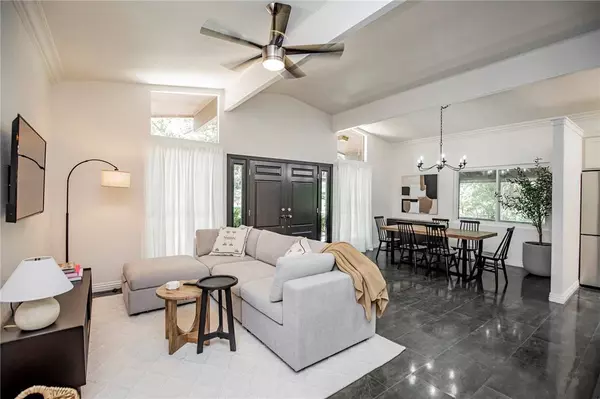 1 Rader Ln, Bella Vista, AR 72715