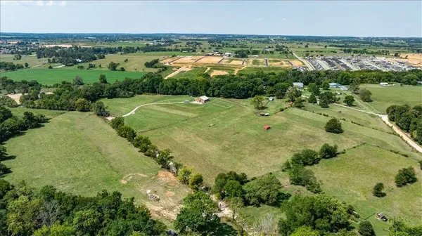 5000 SW Opal Rd, Bentonville, AR 72713