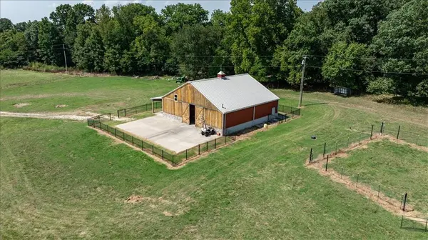 5000 SW Opal Rd, Bentonville, AR 72713