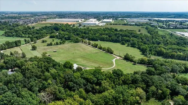 5000 SW Opal Rd, Bentonville, AR 72713