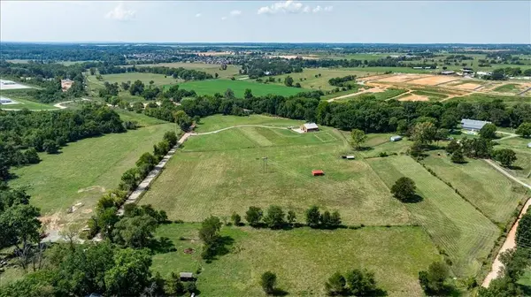 5000 SW Opal Rd, Bentonville, AR 72713