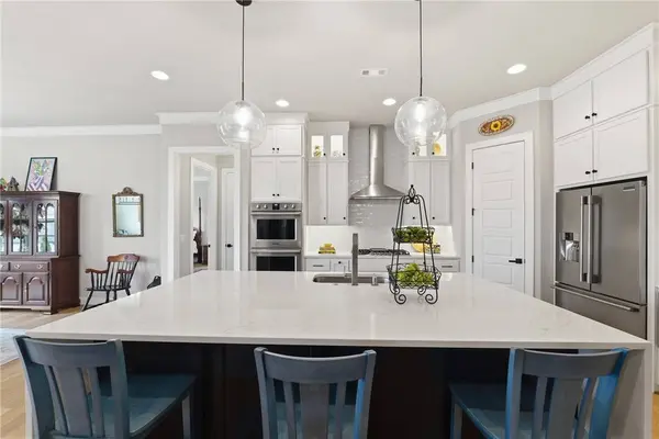 8004 W Dorchester St, Rogers, AR 72758