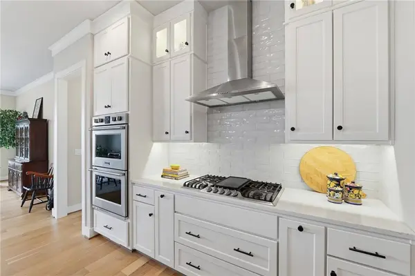 8004 W Dorchester St, Rogers, AR 72758