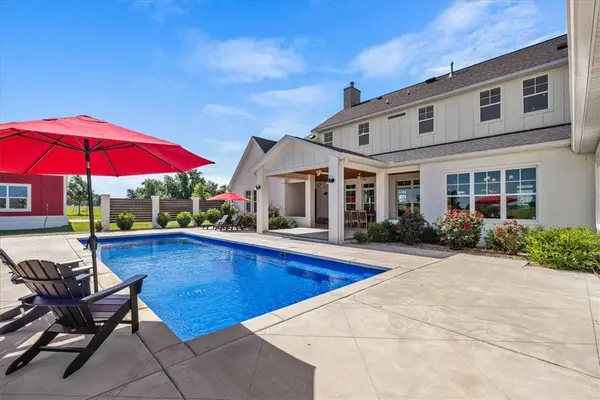 9826 Philpott Rd, Bentonville, AR 72713