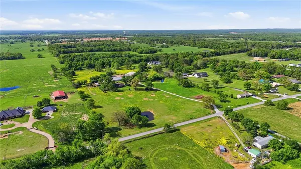 13677 N Mount Olive Rd, Gravette, AR 72736