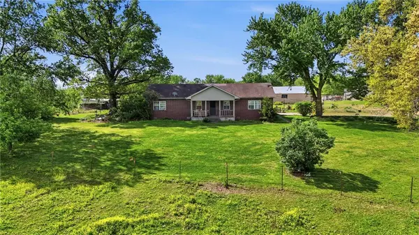 13677 N Mount Olive Rd, Gravette, AR 72736