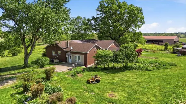 13677 N Mount Olive Rd, Gravette, AR 72736
