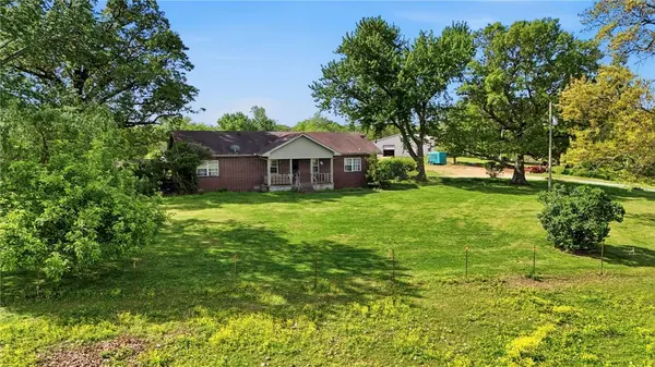 13677 N Mount Olive Rd, Gravette, AR 72736