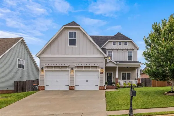 1114 Chancery Ln, Cave Springs, AR 72718