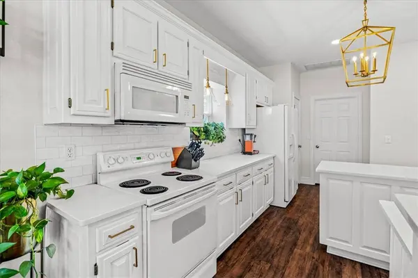 605 SW Duke Ave, Bentonville, AR 72712