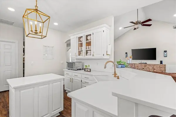 605 SW Duke Ave, Bentonville, AR 72712
