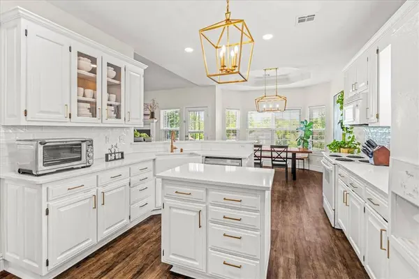 605 SW Duke Ave, Bentonville, AR 72712