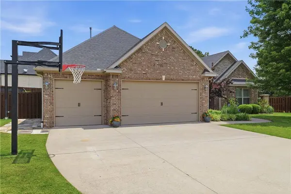 6401 S 46Th St, Rogers, AR 72756