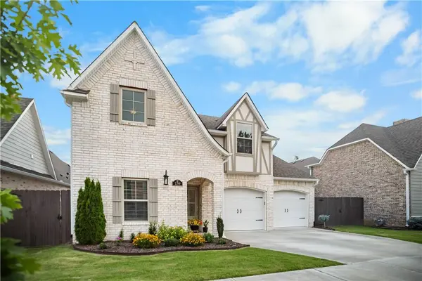 139 N Hawkstone Dr, Fayetteville, AR 72704