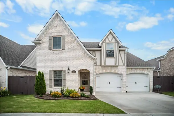 139 N Hawkstone Dr, Fayetteville, AR 72704