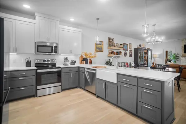 139 N Hawkstone Dr, Fayetteville, AR 72704