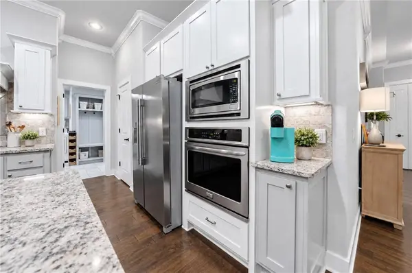 1061 Quail Hollow Dr, Bentonville, AR 72713