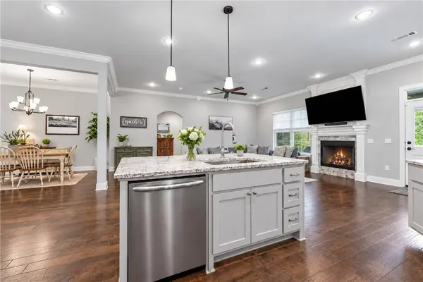 1061 Quail Hollow Dr, Bentonville, AR 72713
