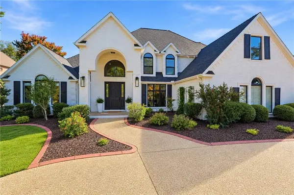 11 S Sherwood Dr