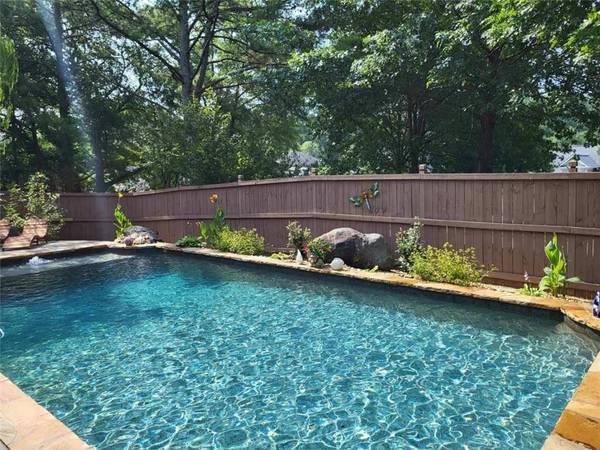 215 Haleys CT, Woodstock, GA 30188