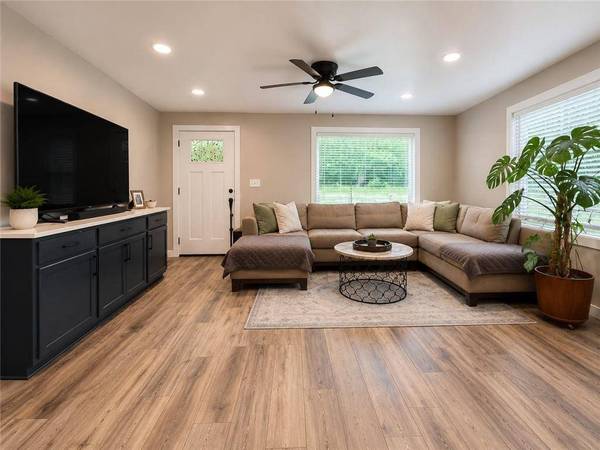 960 S Main ST, Jasper, GA 30143
