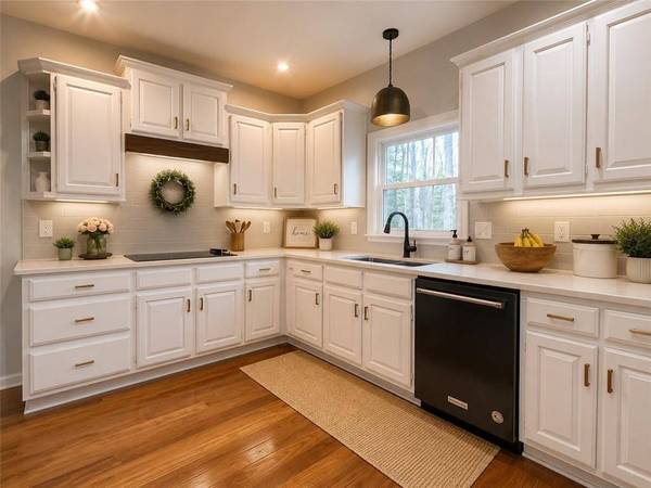 3905 N Seminole WAY, Woodstock, GA 30189