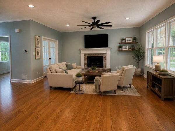 210 Pinehill LN, Woodstock, GA 30188