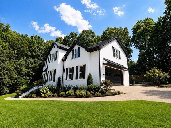 210 Pinehill LN, Woodstock, GA 30188