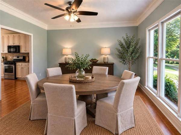 210 Pinehill LN, Woodstock, GA 30188