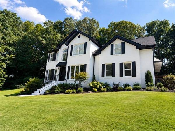 210 Pinehill LN