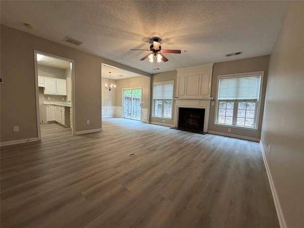 249 Regent SQ, Woodstock, GA 30188
