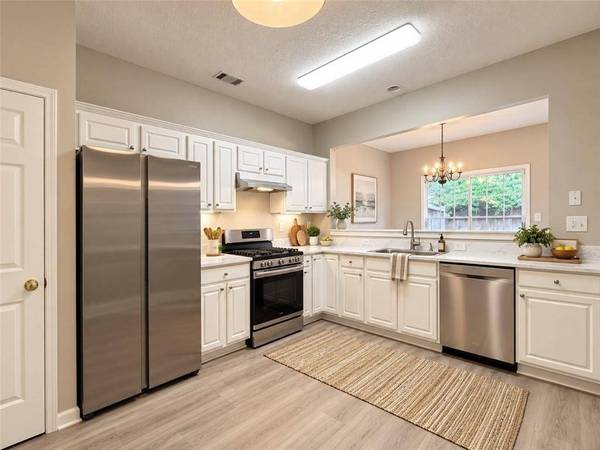 249 Regent SQ, Woodstock, GA 30188