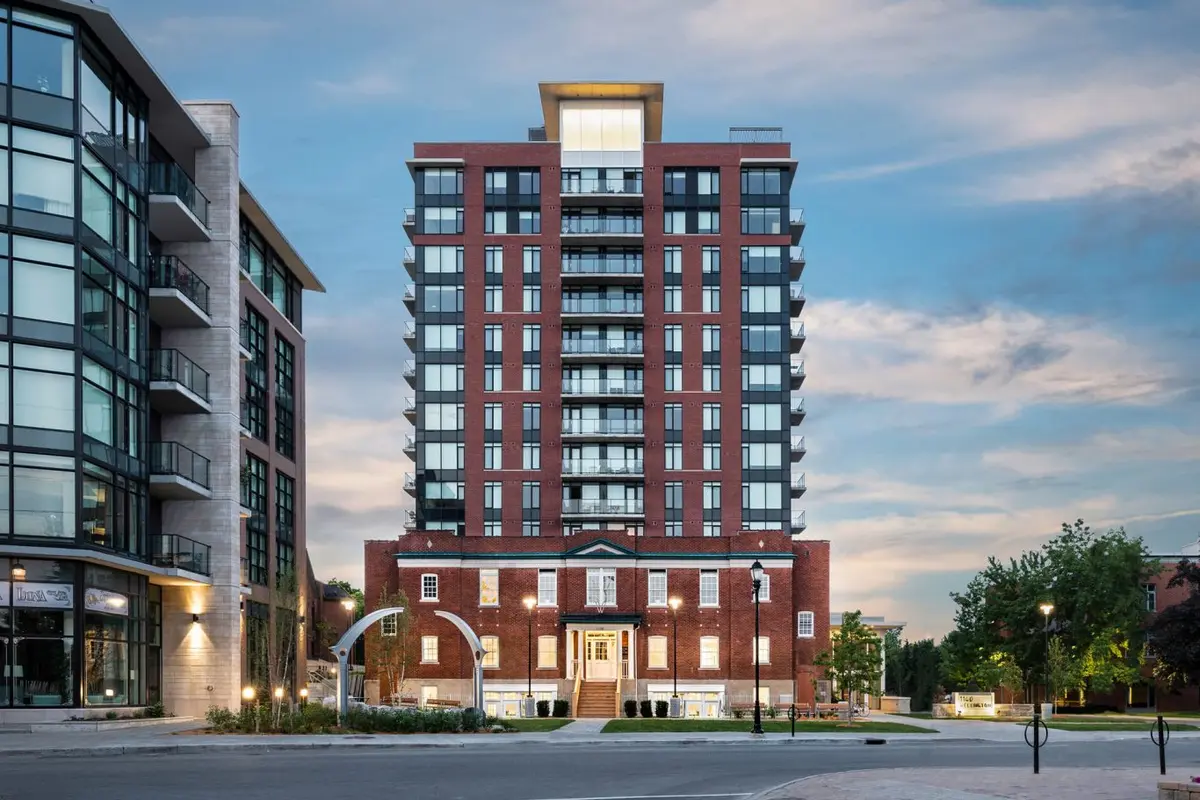 hoa building comandis residential