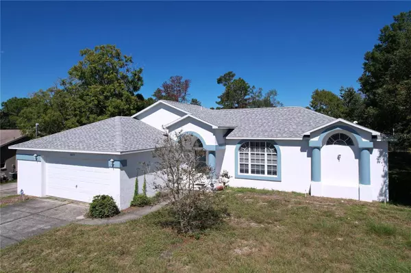11013 CALICO WARBLER AVE, Weeki Wachee, FL 34613