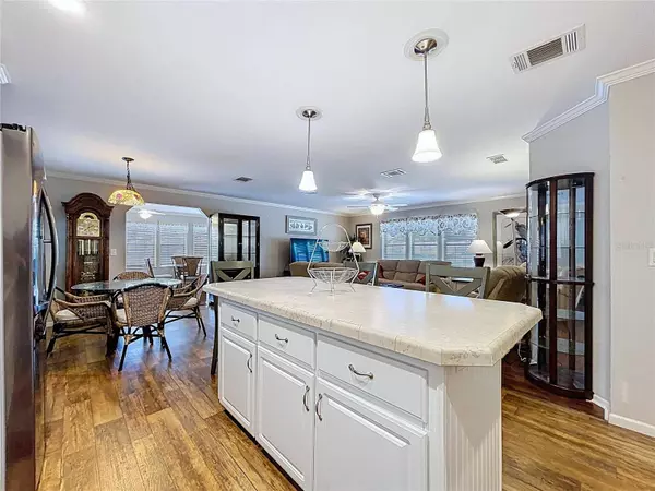 604 49TH E AVE E, Bradenton, FL 34203