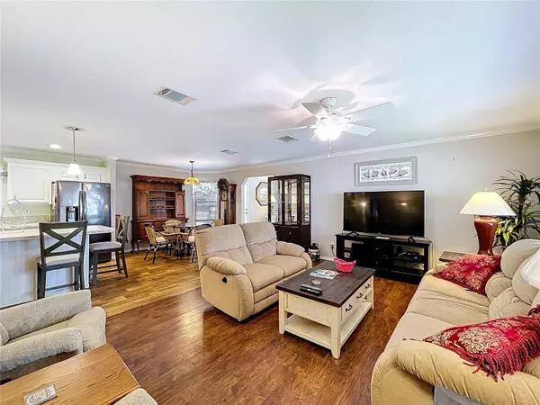 604 49TH E AVE E, Bradenton, FL 34203