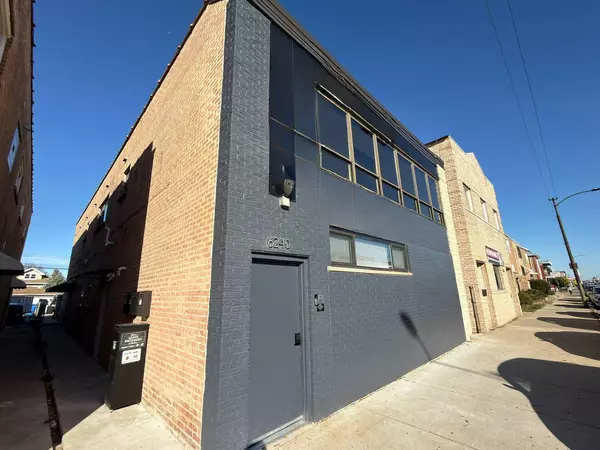 6240 W Belmont Avenue #101, Chicago, IL 60634