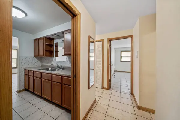 5841 W Lawrence Avenue #2NE, Chicago, IL 60630